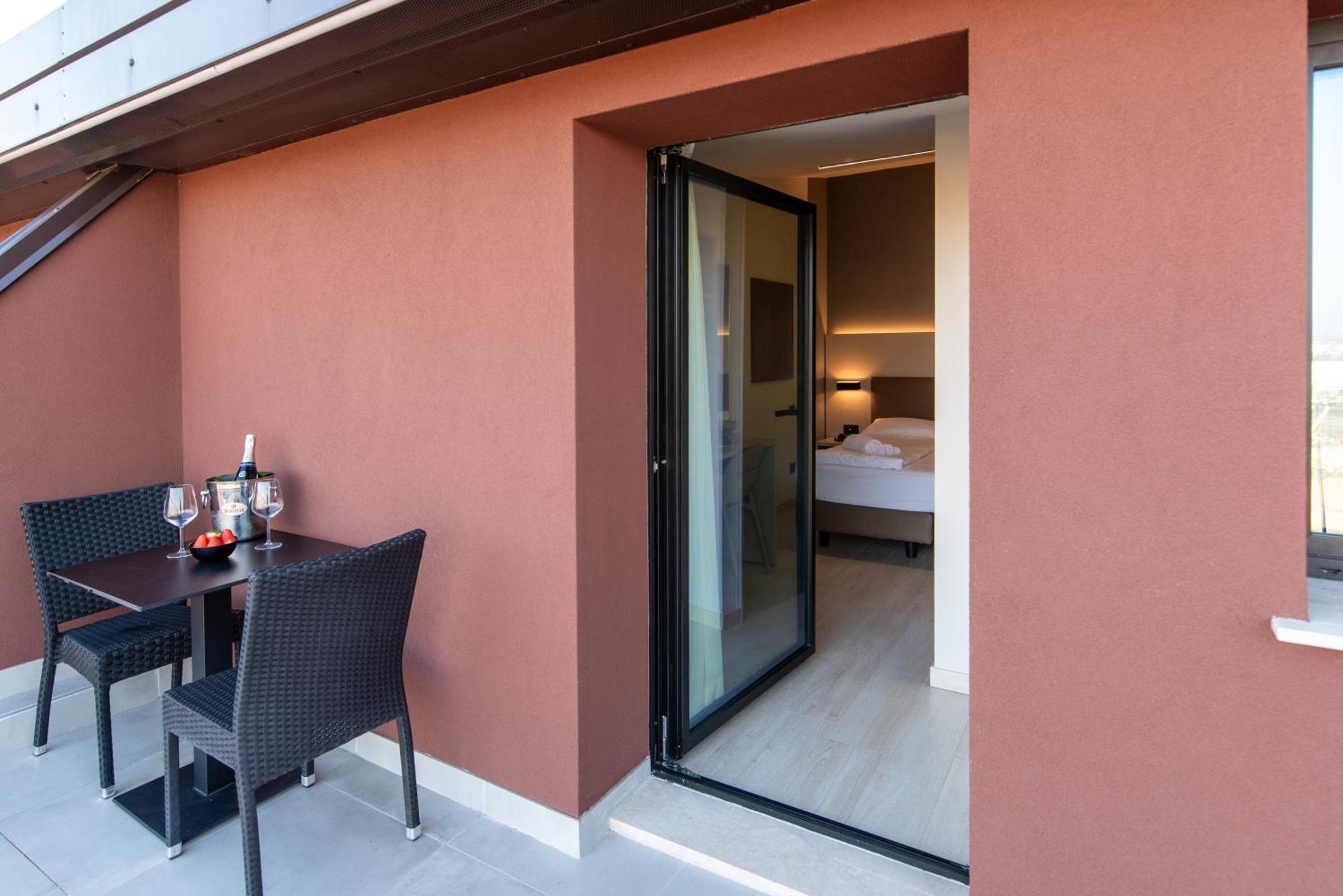 Ile Hotel Peschiera del Garda Exterior photo