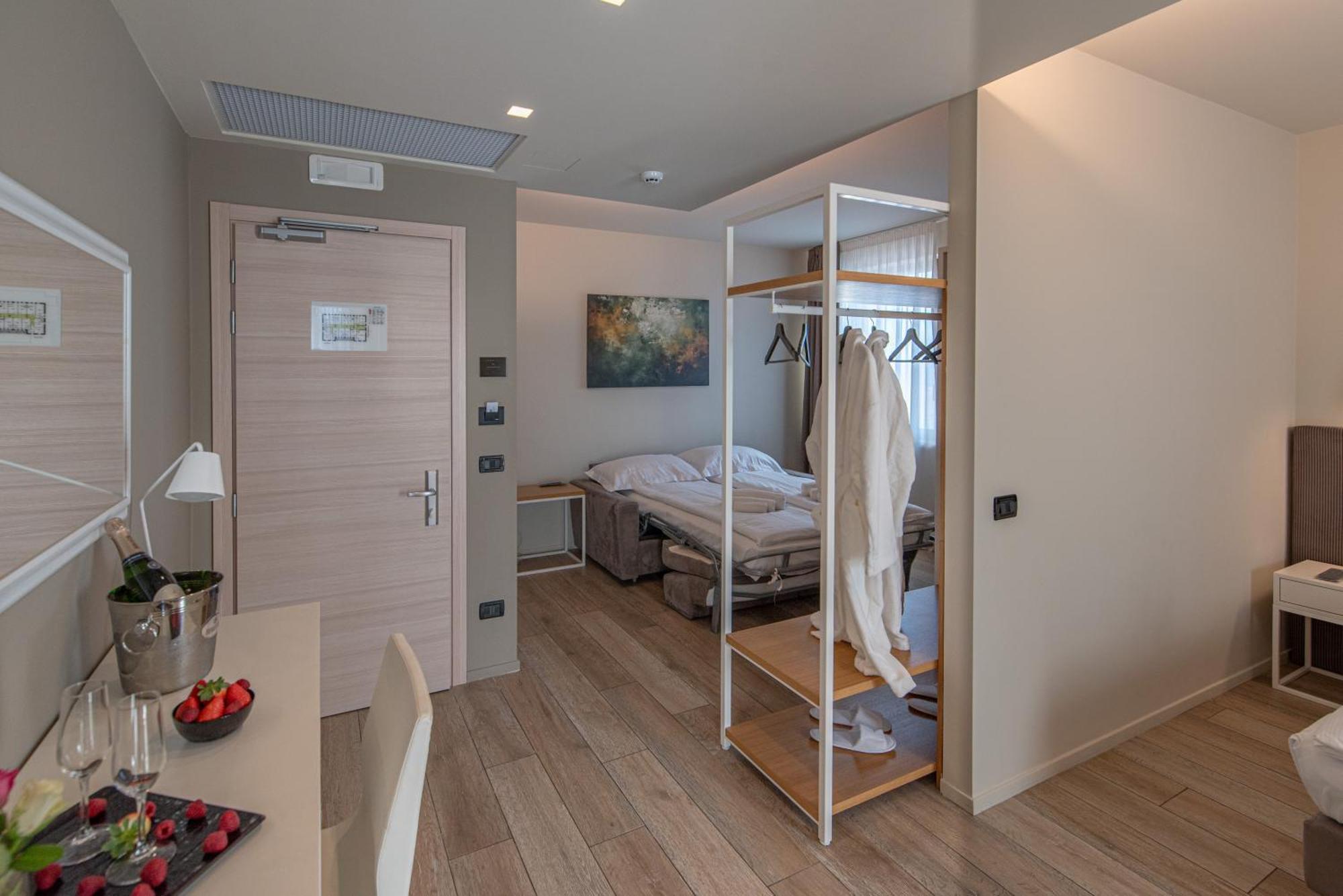 Ile Hotel Peschiera del Garda Exterior photo