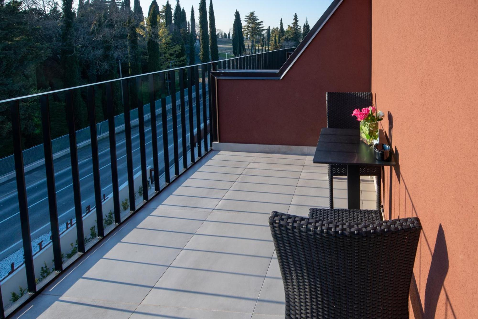 Ile Hotel Peschiera del Garda Exterior photo